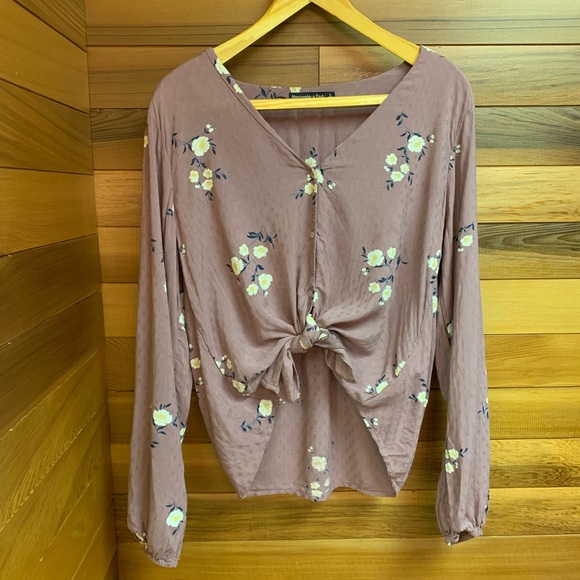 Abercrombie & Fitch Tops - Abercrombie & Fitch Floral Tie Hi-Low Blouse Top